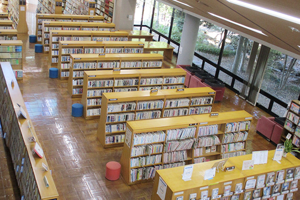 石橋図書館 一般書コーナー